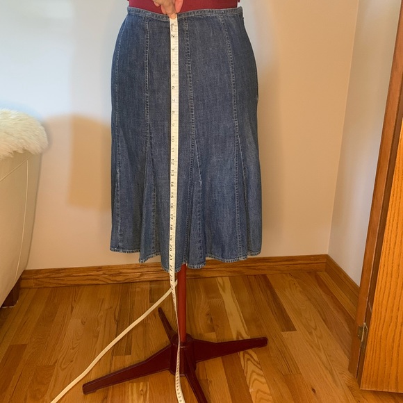 Denim hi waisted flare skirt, 100 cotton denim, size 8 Liz Claiborne - Picture 4 of 5